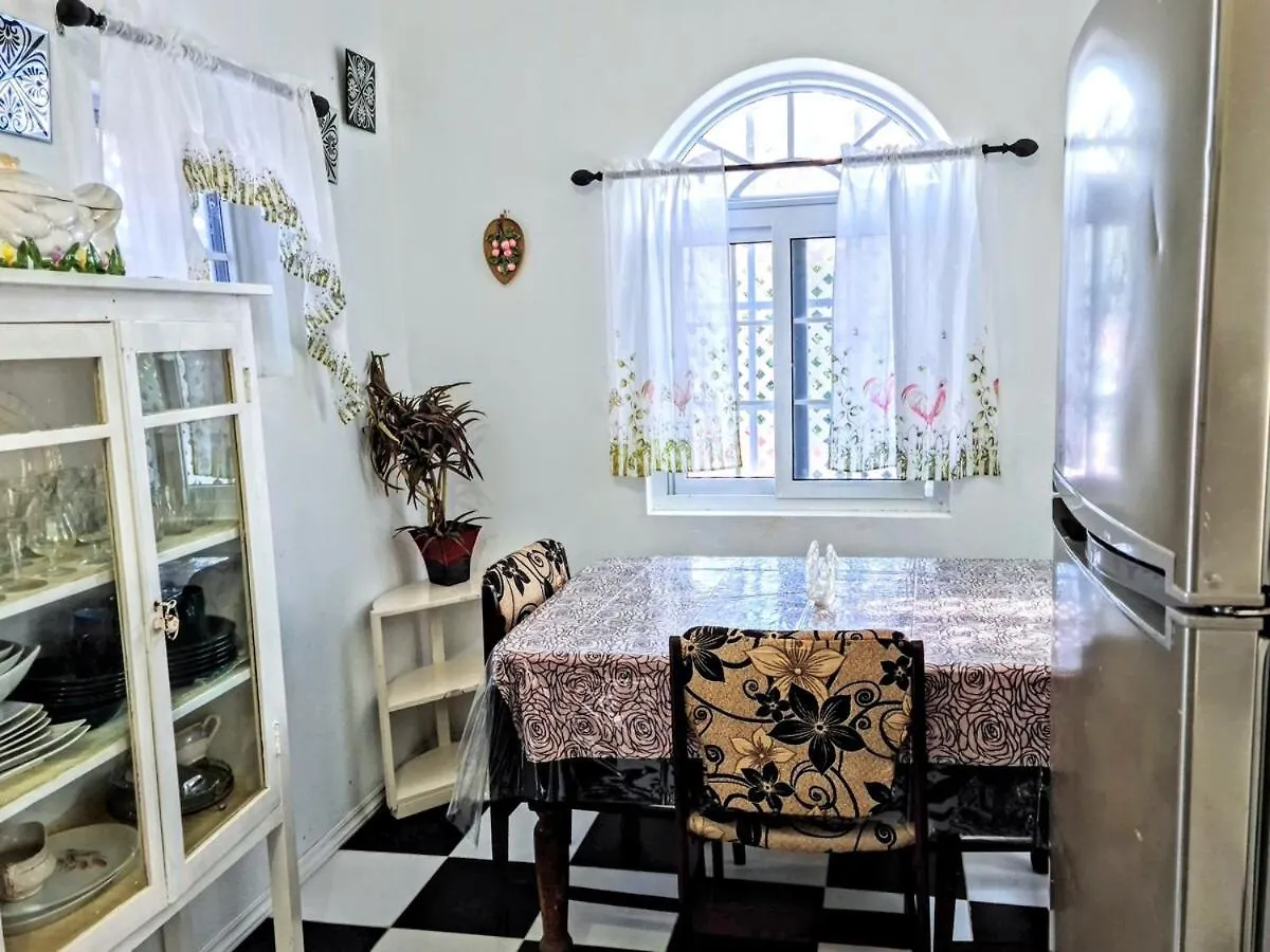 Vista Azul - Garden View Apartment With Beach Access Cornwall Barracks Semesterbostad
